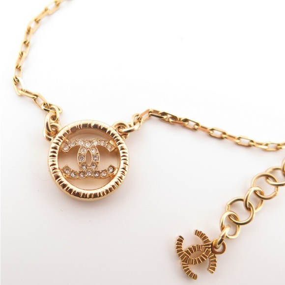 Chanel Crystal Metal CC Round Pendant necklace - Picture 12 of 15